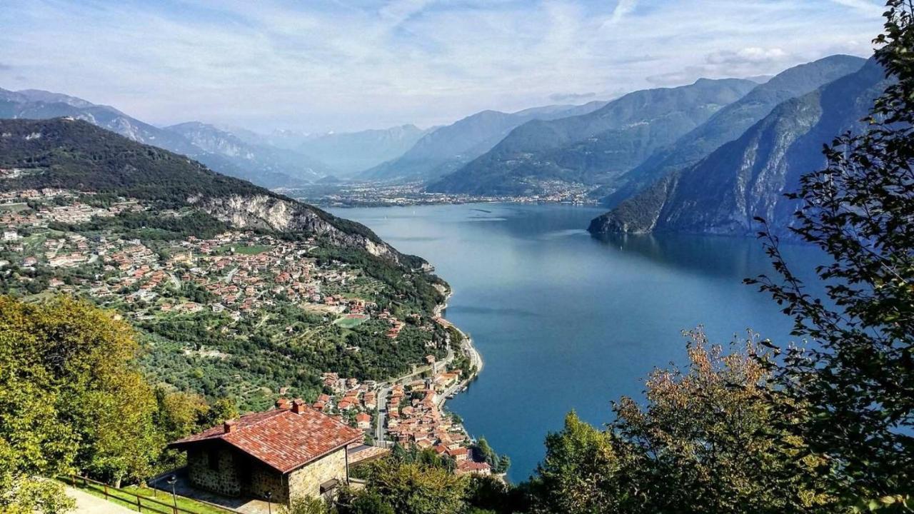 Appartamento Irina'S House With View On Like And Swimming Pool Riva di Solto Esterno foto